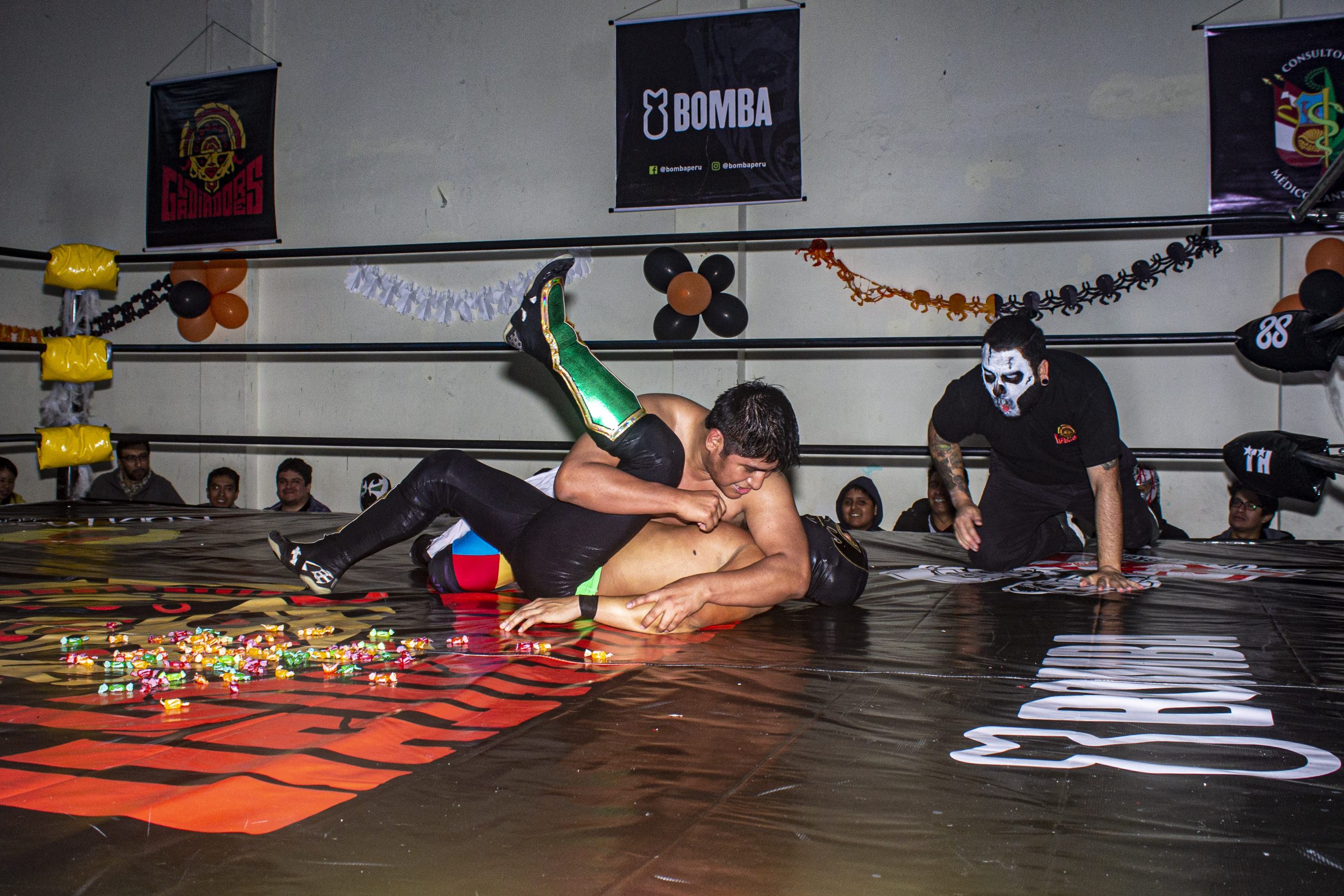 Resultados de Gladiadores 10: Luchaween